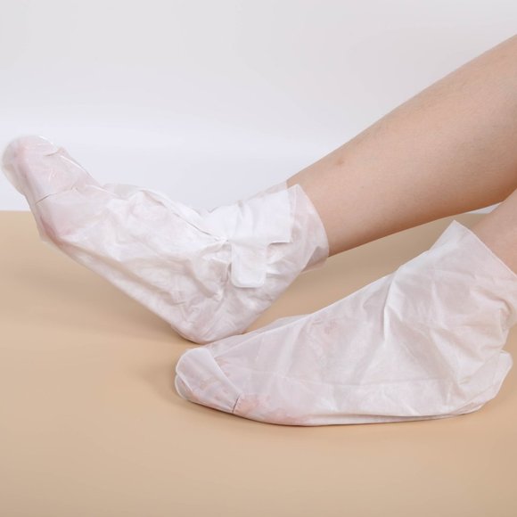 Milky skin care moisturizing foot mask - Picture 5 of 16